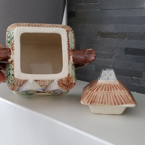 Ceramic Little Cottage Cream and Sugar set - Picture 4 of 9